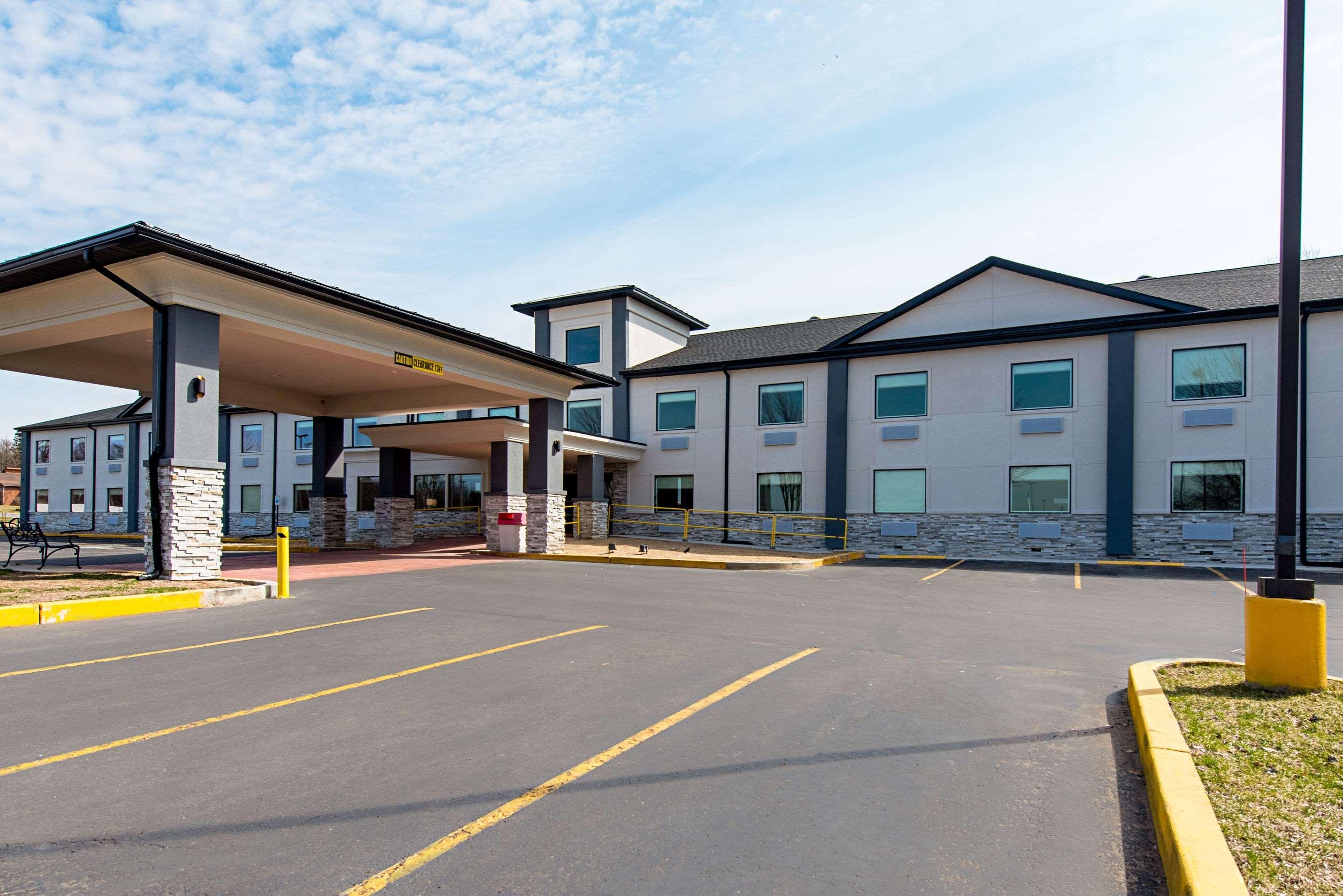 Quality Inn Mishawaka Near Notre Dame Buitenkant foto