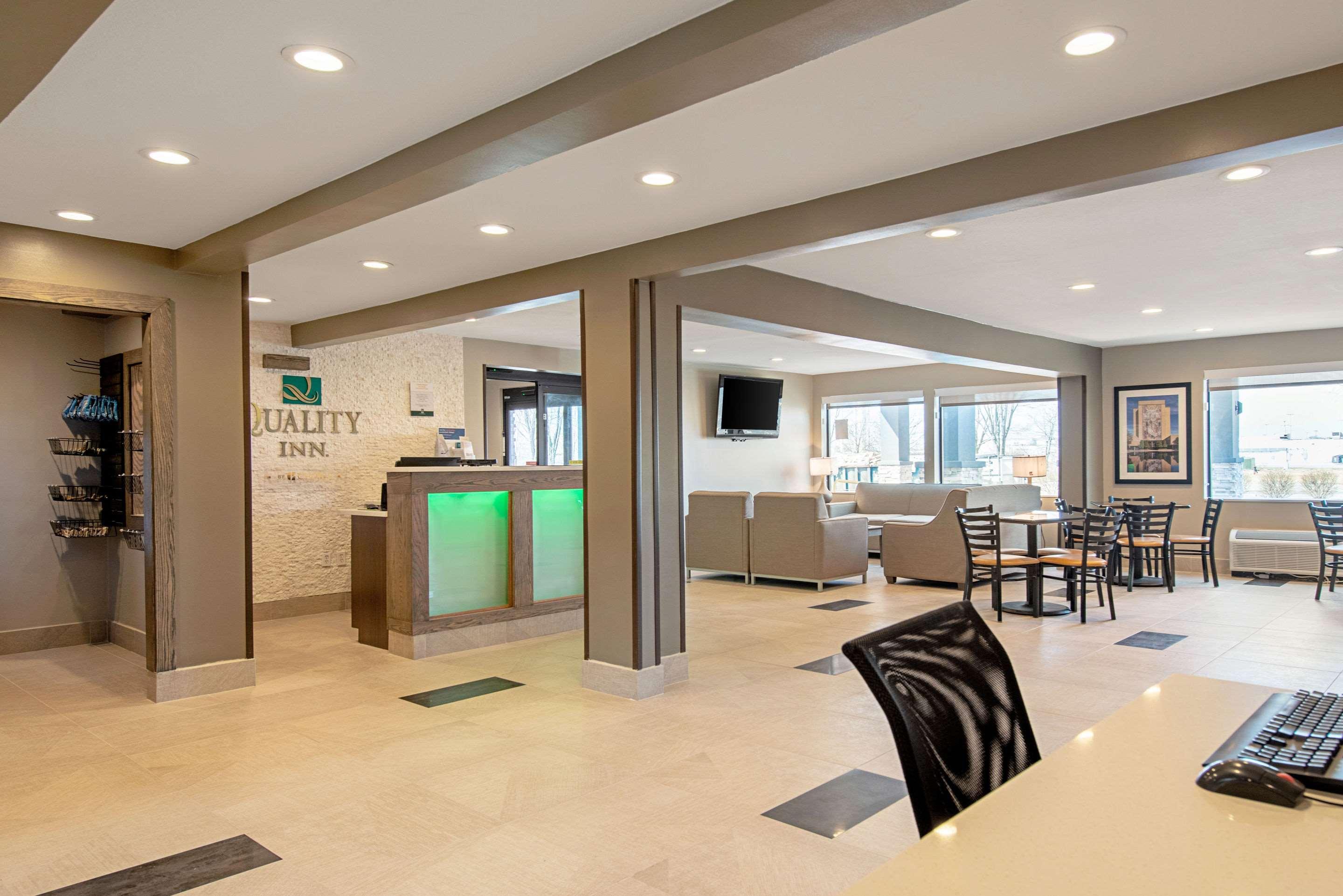 Quality Inn Mishawaka Near Notre Dame Buitenkant foto