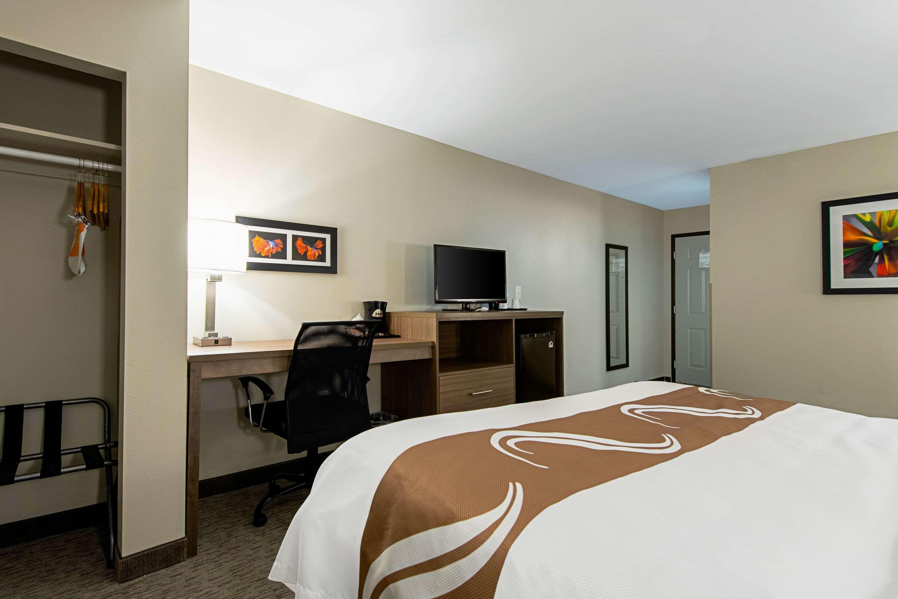 Quality Inn Mishawaka Near Notre Dame Buitenkant foto