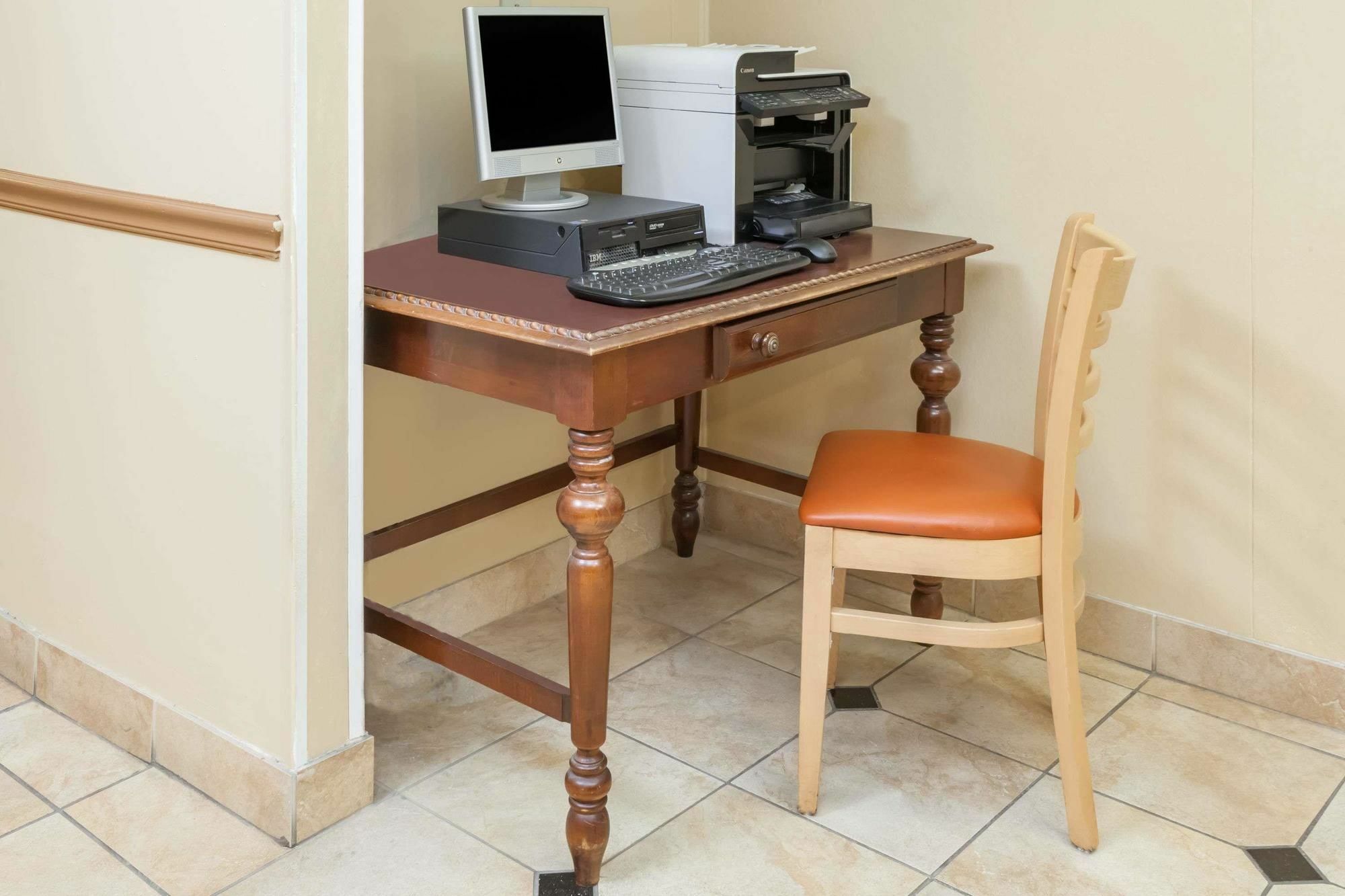 Quality Inn Mishawaka Near Notre Dame Buitenkant foto